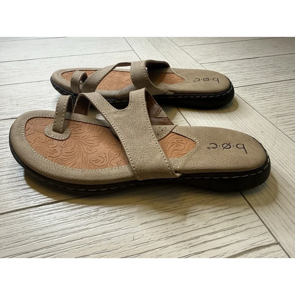 B.O.C. Women NWOT Sz 6 M Beige Nude Neutral Sandals BC 8C003022 Toe Loop Flat